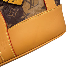 将图像加载到图库查看器中,LOUIS VUITTON Randonnee Messenger NIGOCollaboration BrownM45968 Monogram stripe