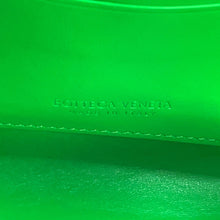 Load image into Gallery viewer, Bottega Veneta Maxi INTRECCIATO Shoulder Pouch Parakeet666693 Leather