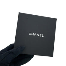 Load image into Gallery viewer, CHANEL CC Logo Bracelet Size S White/SilverABE820-B19204-NACVH Metal strass