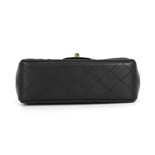 将图像加载到图库查看器中,CHANEL Matelasse BlackA69900 Lambskin Size Mini