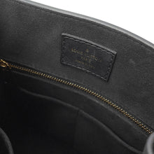 Load image into Gallery viewer, LOUIS VUITTON Sac Plat NoirM58660 Epi Leather Size BB