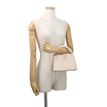 将图像加载到图库查看器中,LOUIS VUITTON Capucines QuartzWhiteM23082 Taurillon Leather Size Mini