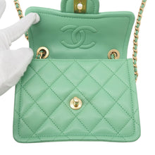 将图像加载到图库查看器中,CHANEL Matelasse ChainShoulder Bag GreenAS2356 Caviar Leather