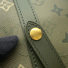 将图像加载到图库查看器中,LOUIS VUITTON Christopher MM Khaki GreenM27080 Monogram Surplus Canvas