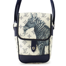 Load image into Gallery viewer, LOUIS VUITTON Messenger White/NavyM54247 Monogram / Savannah Size BB