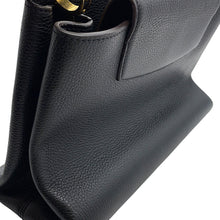 将图像加载到图库查看器中,LOUIS VUITTON Capucines NoirM48864 Taurillon Leather Size MM