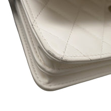 将图像加载到图库查看器中,CHANEL Matelasse ChainShoulder Bag WhiteAP4299 Lambskin/Rhinestone
