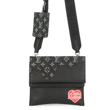 Load image into Gallery viewer, LOUIS VUITTON LVxNIGO Trio・Pouch NoirM81013 Monogram Denim Leather LV Squared