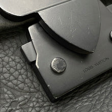 Load image into Gallery viewer, LOUIS VUITTON S Cape Messenger NoirM23741 Monogram・Taurillon