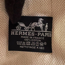 将图像加载到图库查看器中,HERMES Brid a Black Hibiscus Canvas Size PM