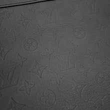 Load image into Gallery viewer, LOUIS VUITTON Pochette・Discovery NoirM62903 Monogram Shadow