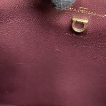 Load image into Gallery viewer, Ferragamo Gancini Shoulder Bag Wine21I013 724605 Leather