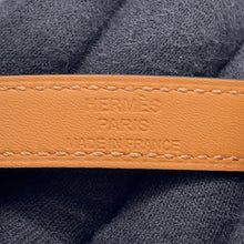 Load image into Gallery viewer, HERMES Kelly Bracelet Size S Black Swift Leather