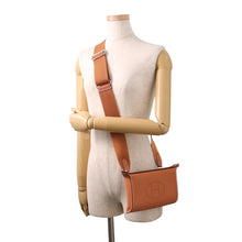 将图像加载到图库查看器中,HERMES Videpoches Shoulder Bag Gold Togo Leather