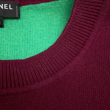 Load image into Gallery viewer, CHANEL CC Logo Knit Sweater Size 38 Bordeaux/GreenP70525 Cashmere 97%, Elastin 3%