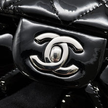 Load image into Gallery viewer, CHANEL Matelasse ChainShoulder Bag BlackA65051 Patent Leather Size 27