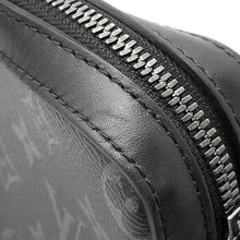将图像加载到图库查看器中,LOUIS VUITTON Trio Messenger NoirM69443 Monogram Eclipse Monogram Eclipse Reverse