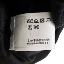 Load image into Gallery viewer, CHANEL CamelliaButton Collarless Jacket Size 34 BlackP75863 Tweed
