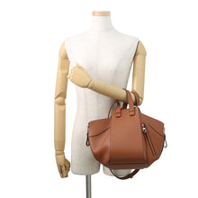 Load image into Gallery viewer, LOEWE hammock Tan387.30.S35 Classic Calf LeatherLeather Size Small