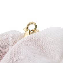 Load image into Gallery viewer, Van Cleef & Arpels Vintage Alhambra PendantVCARA45800 18K Yellow Gold