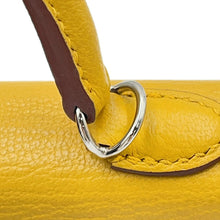 将图像加载到图库查看器中,HERMES Mini Kelly 2 Verso Jaune Ambre/Rose Tyrien Chevre Shamqila