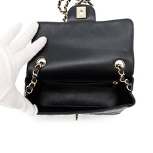 Load image into Gallery viewer, CHANEL Matelasse ChainShoulder Bag BlackA69900 Lambskin Size 20