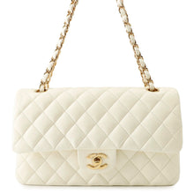 Load image into Gallery viewer, CHANEL Matelasse Double Flap Chain Shoulder Bag WhiteA01112 Lambskin Size 25