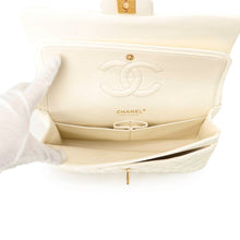 Load image into Gallery viewer, CHANEL Matelasse Double Flap Chain Shoulder Bag WhiteA01112 Lambskin Size 25