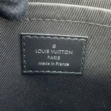 Load image into Gallery viewer, LOUIS VUITTON Pochette・Discovery NoirM62291 Monogram Eclipse