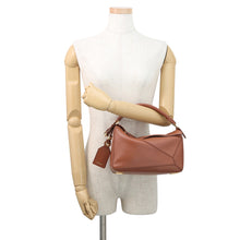 Load image into Gallery viewer, LOEWE Feather Light Puzzle Bag pecanA510PLSX01 Feather Light Napalm Size Small