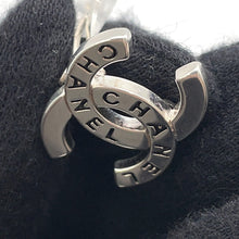 将图像加载到图库查看器中,CHANEL Earring CC Logo Metal