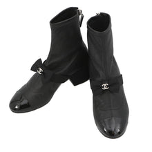 Load image into Gallery viewer, CHANEL Short boots with ribbon and CC logo BlackG40099 Leather Patent Leather Faux Pearl Size 34 C