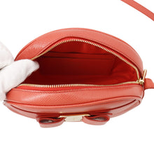 将图像加载到图库查看器中,Ferragamo Vara Ribbon Shoulder Bag Red Leather