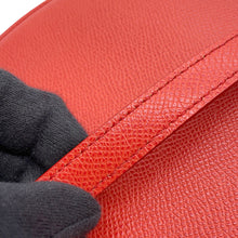 将图像加载到图库查看器中,Ferragamo Vara Ribbon Shoulder Bag Red Leather