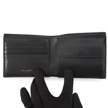 将图像加载到图库查看器中,SAINT LAURENT PARIS Cassandra Bi-fold Wallet Black Leather