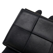 将图像加载到图库查看器中,Bottega Veneta Cassette Maxi Intrecciato Fragment Case Black681010 Leather