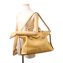 将图像加载到图库查看器中,Givenchy Antigona Soft YellowBB50F2B0WD-741 Calf Leather Size Medium