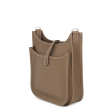 Load image into Gallery viewer, HERMES Evelyne3 Etoupe Taurillon Clemence Size 23