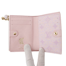 将图像加载到图库查看器中,LOUIS VUITTON Portefeuille Lisa SweetLavenderM29251 Monogram Empreinte Leather