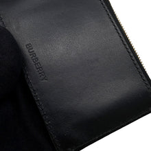 将图像加载到图库查看器中,BURBERRY Fragment case Black Leather