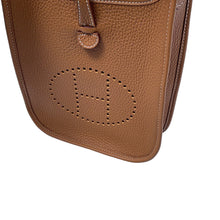 将图像加载到图库查看器中,HERMES Evelyne Long Gold Taurillon Clemence Size TPM