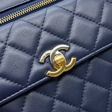 将图像加载到图库查看器中,CHANEL Matelasse ChainShoulder Mini Bag Navy Lambskin