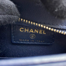 将图像加载到图库查看器中,CHANEL Matelasse ChainShoulder Mini Bag Navy Lambskin