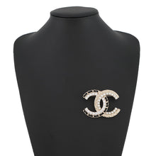 Load image into Gallery viewer, CHANEL CC Logo BroochAB8609-B08593-NJ194 Metal Lambskin Strass Faux Pearl