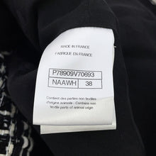 将图像加载到图库查看器中,CHANEL COCO Button Tweed Jacket Size 38 White/BlackP78909-V70693-NAAWH Cotton Polyester Viscose Fabric