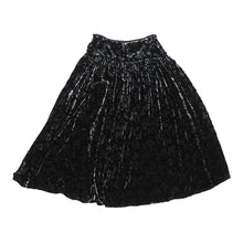 Load image into Gallery viewer, CHANEL CC Logo Velvet Skirt Size 36 BlackP78020-V69975-94305 82% Viscose, 18% Silk