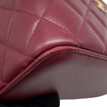 将图像加载到图库查看器中,CHANEL Matelasse 2-way Shoulder Vanity RedAP2199 Lambskin