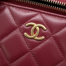 将图像加载到图库查看器中,CHANEL Matelasse 2-way Shoulder Vanity RedAP2199 Lambskin