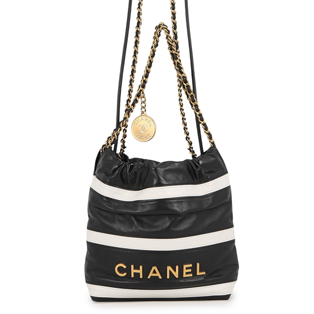 CHANEL CHANEL22 ChainShoulder Bag Black/WhiteAS3980 Shiny Calf CHANEL CHANEL22 ChainShoulder Bag Black/WhiteAS3980 Shiny Calf