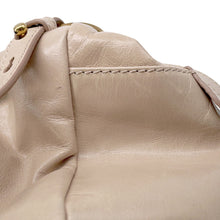 将图像加载到图库查看器中,PRADA Softlux Handbag Beige Leather